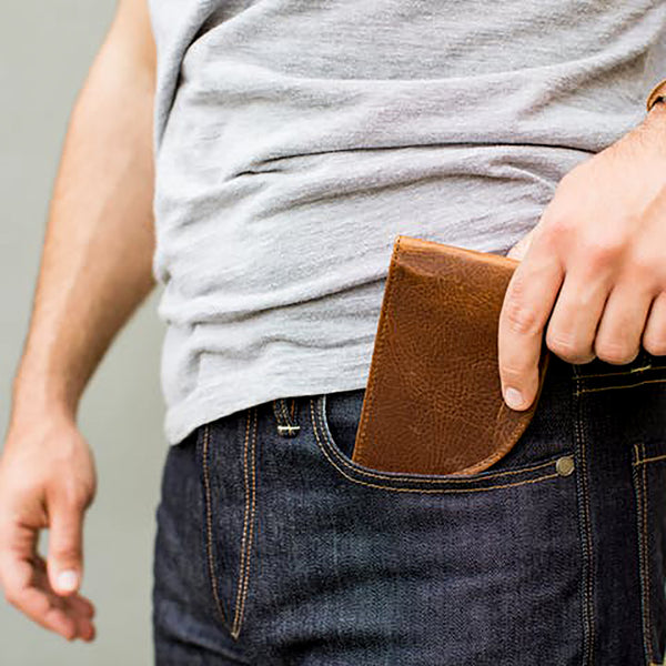 10 Reasons to Carry a Front Pocket Wallet