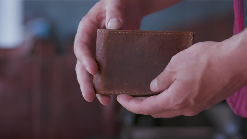 Nantucket wallet video showing wallet being opened and used